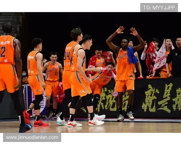 辽宁本钢与新疆广汇激战正酣 谁将笑傲赛场夺得胜利荣耀