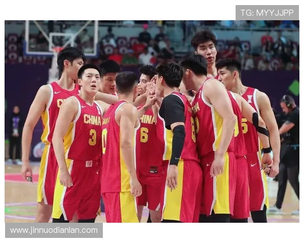 胡明轩引领新生代球员奋勇拼搏展现中国篮球青春力量