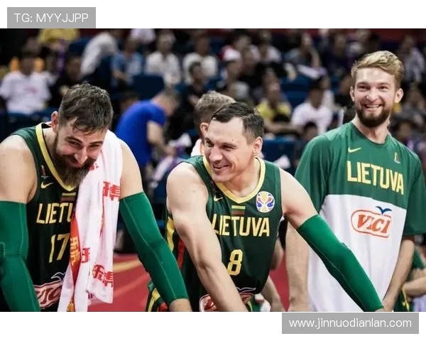 成都羽毛球队以59分领跑杯赛积分榜展现强劲实力