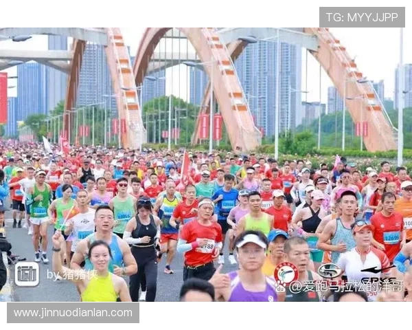 深圳极限运动队勇闯城市马拉松展现逆袭精神与团队力量 深圳极限运动队勇闯城市马拉松展现逆袭精神与团队力量