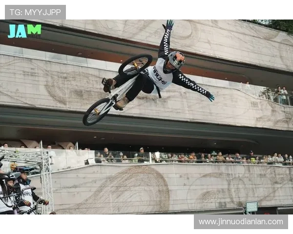 重庆极限运动队的成长之路与嘉年华精彩瞬间全景回顾