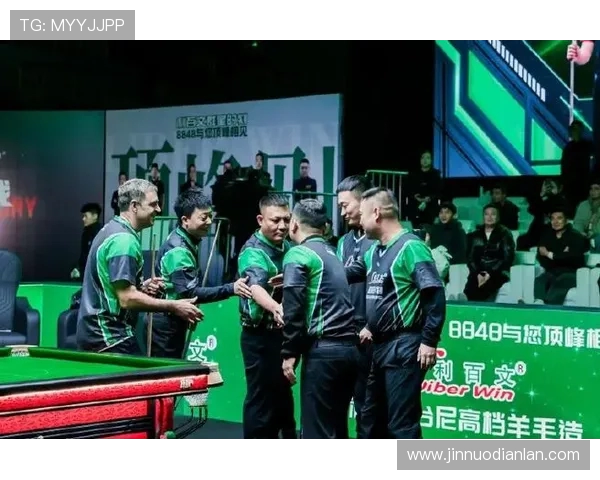斯诺克传奇对决上演,绿茵赛桌群星竞逐巅峰荣耀之夜盛典精彩绽放盛况 斯诺克传奇对决上演,绿茵赛桌群星竞逐巅峰荣耀之夜盛典精彩绽放盛况